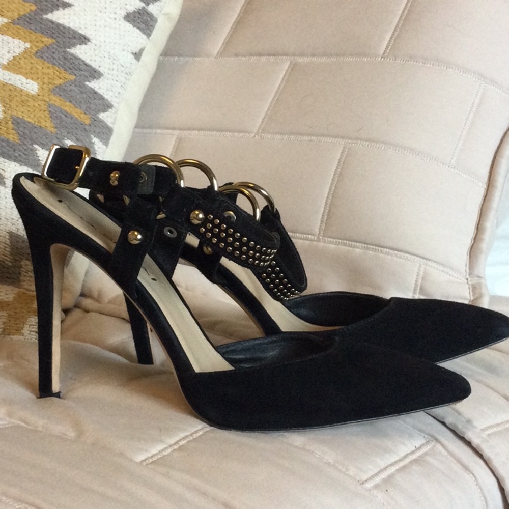 Gorgeous suede Via Spiga shoes. Size 8